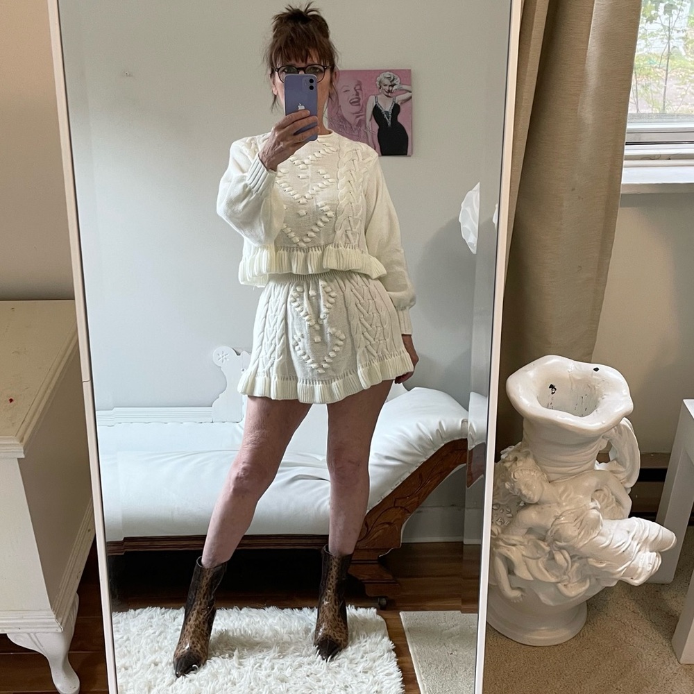 TWO PIECE CREAM SKIRT SET KNIT RUFFLED SKIRT STRETCH WAIST LONG SLEEVE TEXTURES